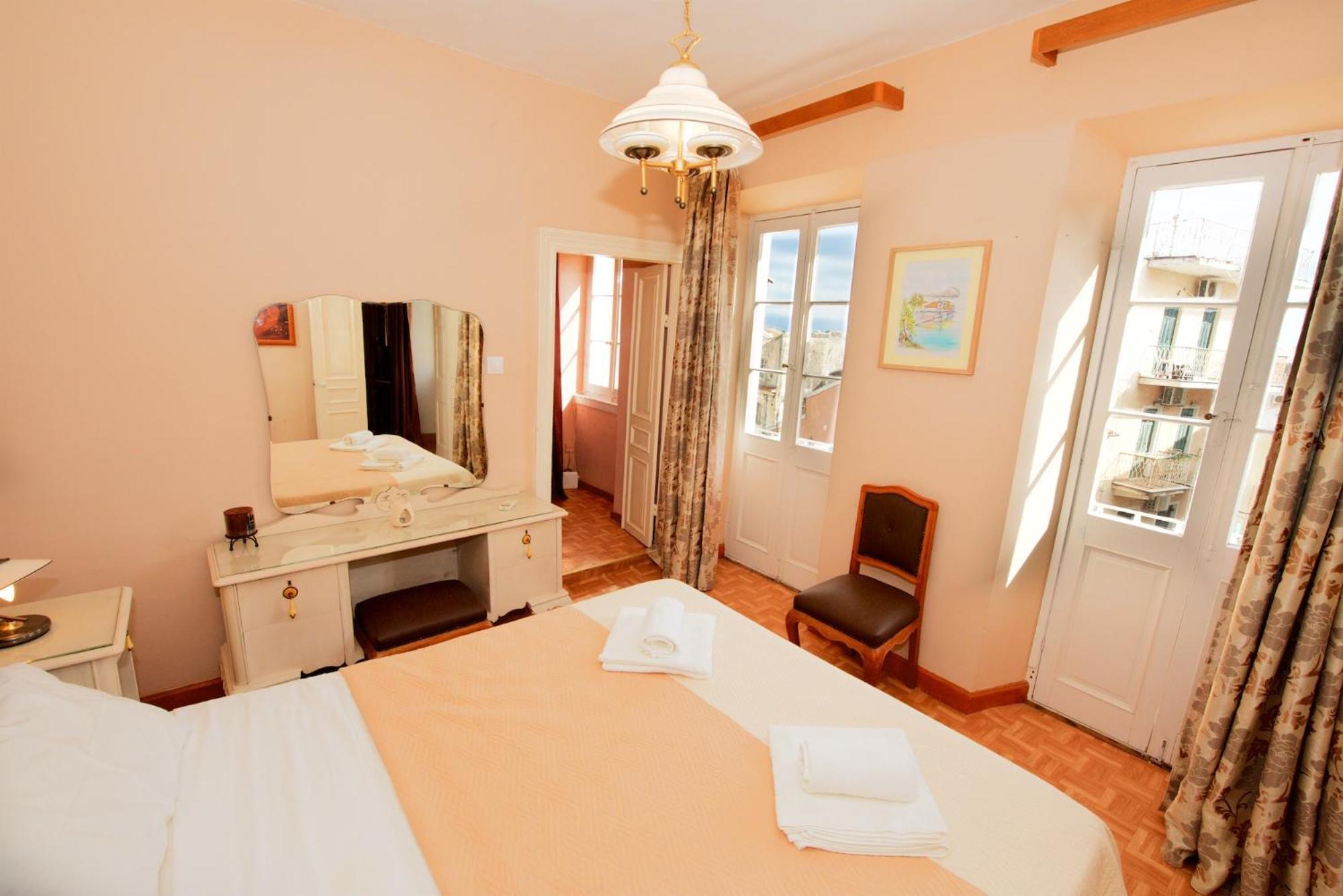Galiello & Bacco By Corfuescapes Appartement Corfu  Buitenkant foto